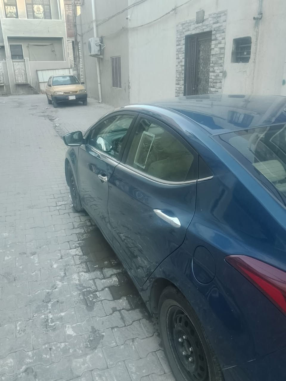 السلام عليكم مكلف بلنشر لنترا امريكي 2016 حادث دعاميه فقط وبلعراق باب السايق بدون دواخل السياره ليبل واحد فول ماعده الفتحه بخ كلير لجماليه فقط 
اي سنور لي عجبك تخم تاير صدر خلفي امامي
بصمه تحكم ستيرن كشن كهرباء سياره كلش حلوه 
السعر 115 وبيها مجال تحويل ثاني يوم مباشر مكان السياره بغداد الجديدة الف دار(***********)رقم صاحب السياره
