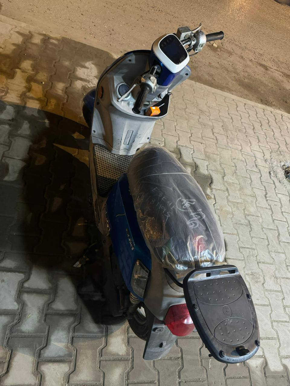 السلام عليكم دراجه بوليس مصطره
لبيع كفاله عامه مال حاويه صارله اقل شهر من طالعه سعر واحد 350 اتصال ع هاذه رقم ***********
