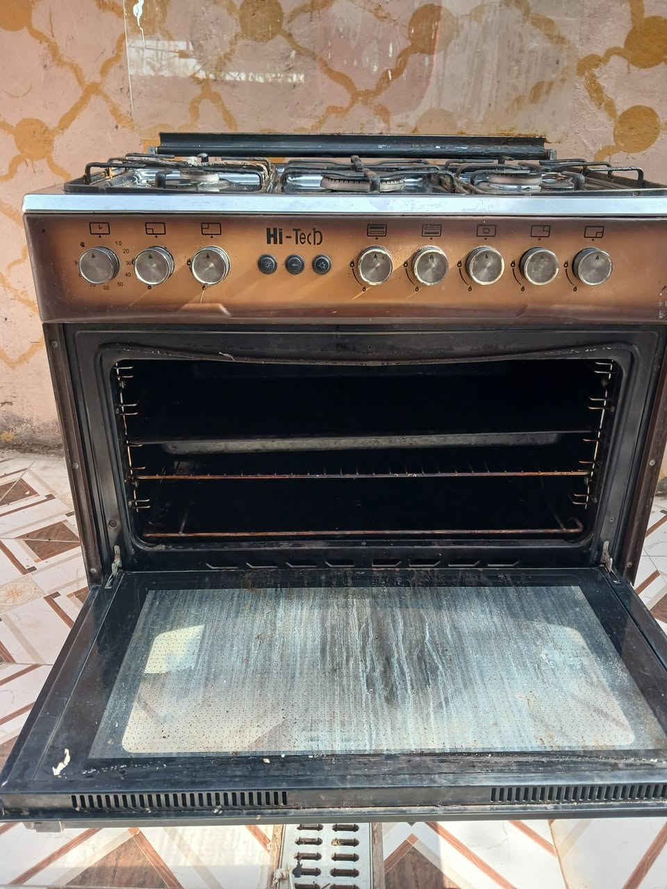 طباخ للبيع جدا نضيف سعره ١٠٠  وبيه مجال للشراي .. كربلاء الحسينيه .. ***********
