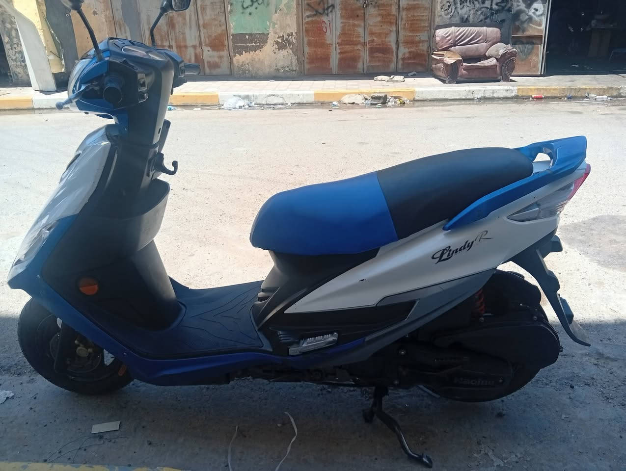 السلام عليكم هاوجي رص  موديل 17 نضيف مسجل وكامل سنويه بدون لوحات محرك ناعم ونضيف جدا السعر  مليون و100 بي مجال قليل  شرط الفحص العنوان الانبار الرمادي شارع 17 قرب دائره النفط للاستفسار ع رقم ***********

