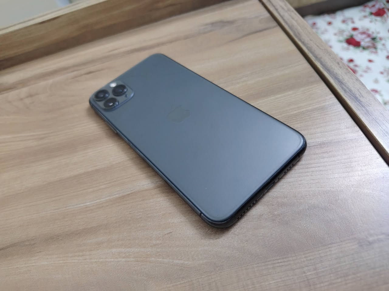 سلام عليكم للبيع ايفون 11برو ماكس بطاريه 100مبدله وشاشه مبدله زر الكتم واكف جهاز شاصي نضيف فيس أيدي واكف باقي كله شغال و ع فحص مكاني بغداد بسمايه قريه عشره رقمي *********** سعره 210
