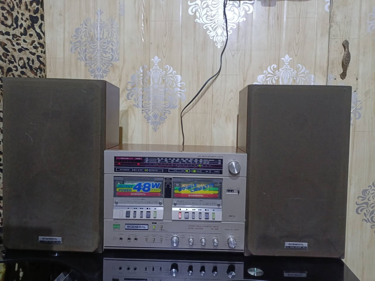للبيع 
مسجل راديو (جنرال ـGENERAL)
دبل كاسيت ..راديو موجات مع ال fm.. ياباني المنشأ إستيراد الأسواق الحره ثمانينات..جدا نظيف شغال وبحاله ممتازه خالي من التصليح نهائيا بلاد وضع شركه 
للاستفسار (***********) متواجد واتساب ماسنجر يوجد توصيل 
((السعر ع الخاص))
