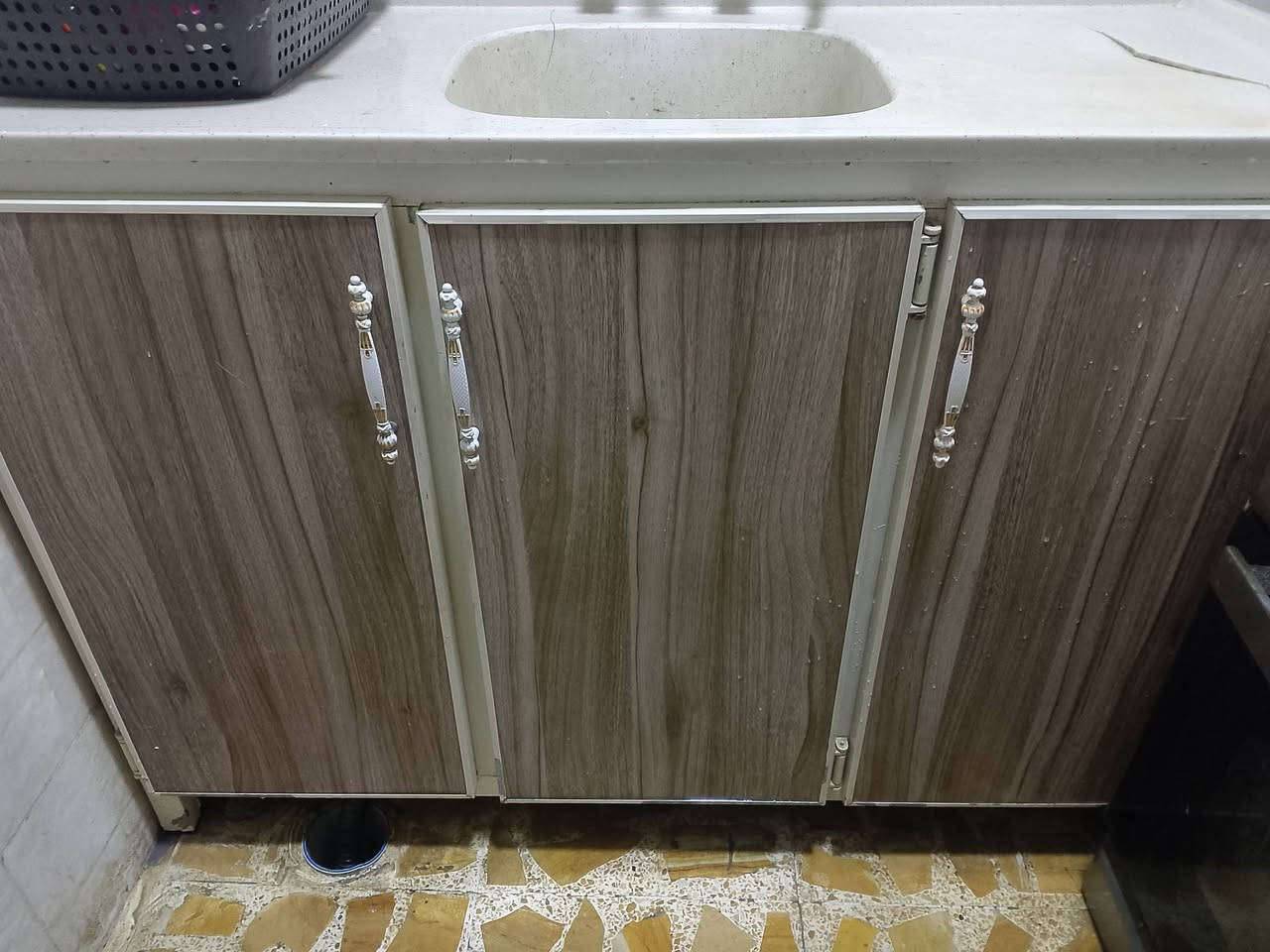 اغراض البيع
الغرفه به 6500وبي مجال 
الكاونتر به 2500بي مجال 
الطلخ به 20 شغال


**إذا كنت صاحب هذا الإعلان وتريد حذفه لأي سبب، رجاءا أرسل رسالة إلى الدعم الفني**