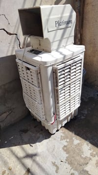 مبرده للبيع الحجم 50 السعر 200 وبيهه مجال  منه الصدر 07737433103