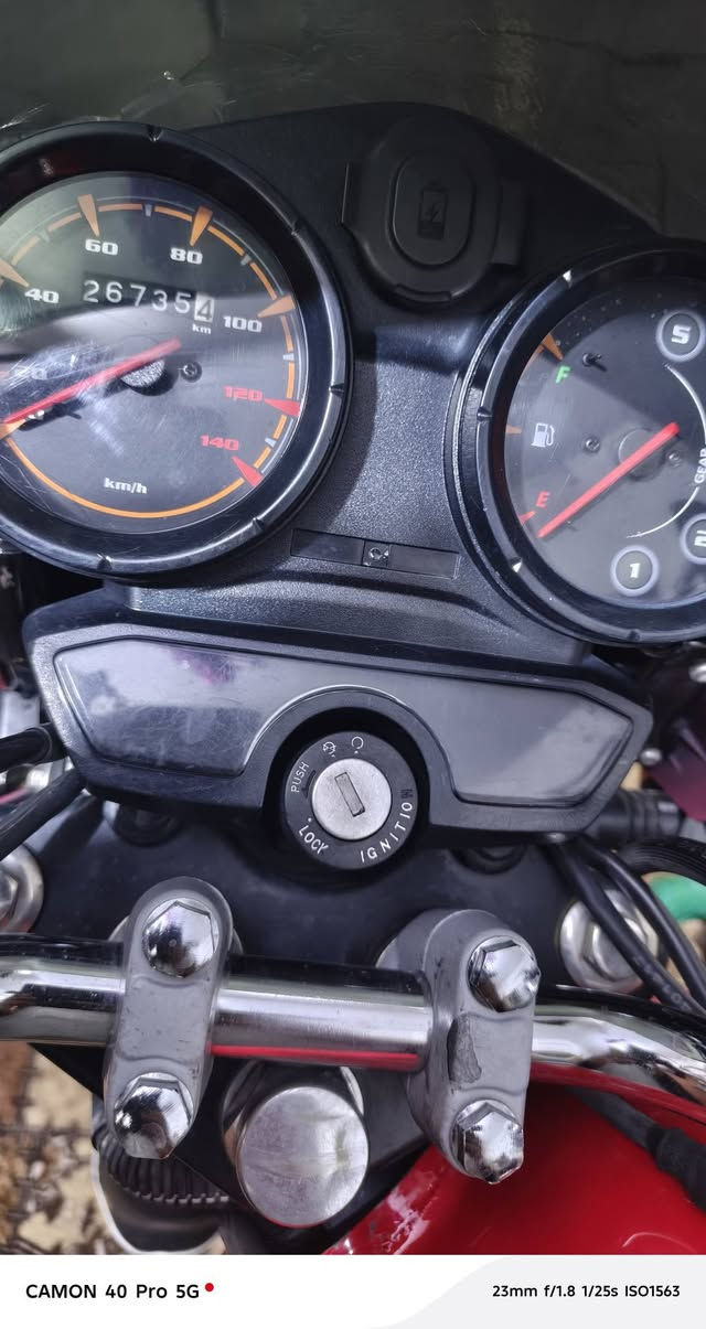 من رخصت الادمن
دراجه من النوادر ماشيه 26الف موديل نهاية22
عمر الدراجه 3سنوات وشهرين الرقم بغداد  باسمي
الدراجه على وضع الشركه محرك مامفتوح تاخذ الدراجه وتفحص وفلوسك مرجوعه 
يوميه امشي10كيلو روحه و10جيه من البيت للمحل
يعني مداريه ومامتعوبه السعر مليونين ونص 
الدراجه عل ايدي وحتى ماطالعه بالشمس ادخله بالمحل رقم *********** تعجبك اتصل ماتعجبك خلي تولي. . العنوان الاورفلي نهاراا سبع قصور ليلا
