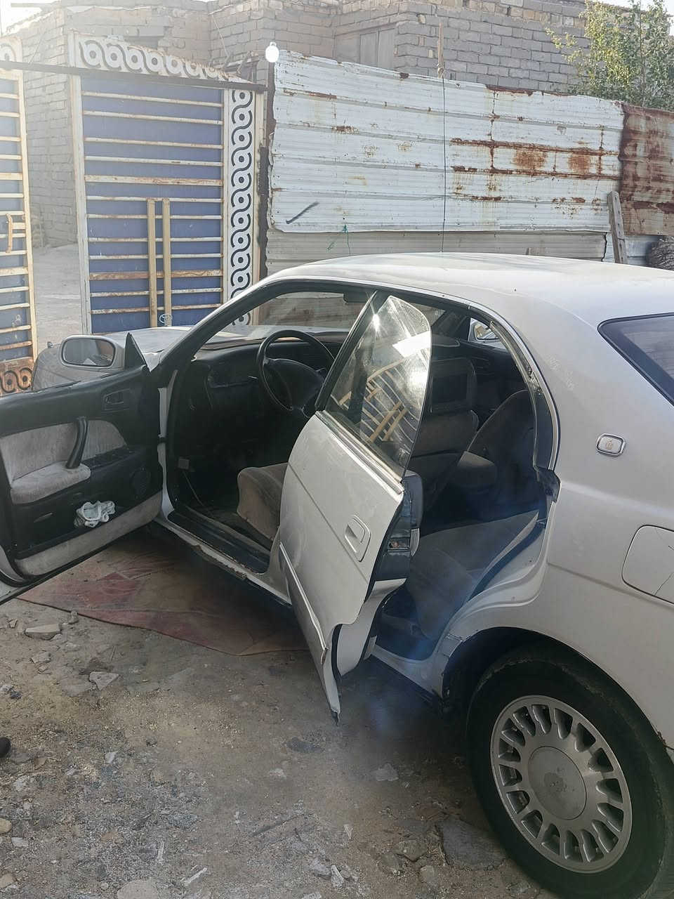السلام عليكم بطه للبيع او مراوس باوبترا أو كيه وانطي فرق موديل 91 سنويه نافذه من 2019 تبريد شغال حداده 70% مكينه ٢ونص كير قبل أسبوعين شاده مكفوله من كص ونقل السعر 48 العنوان بصره مدينة للاستفسار على هذه الرقم ***********
