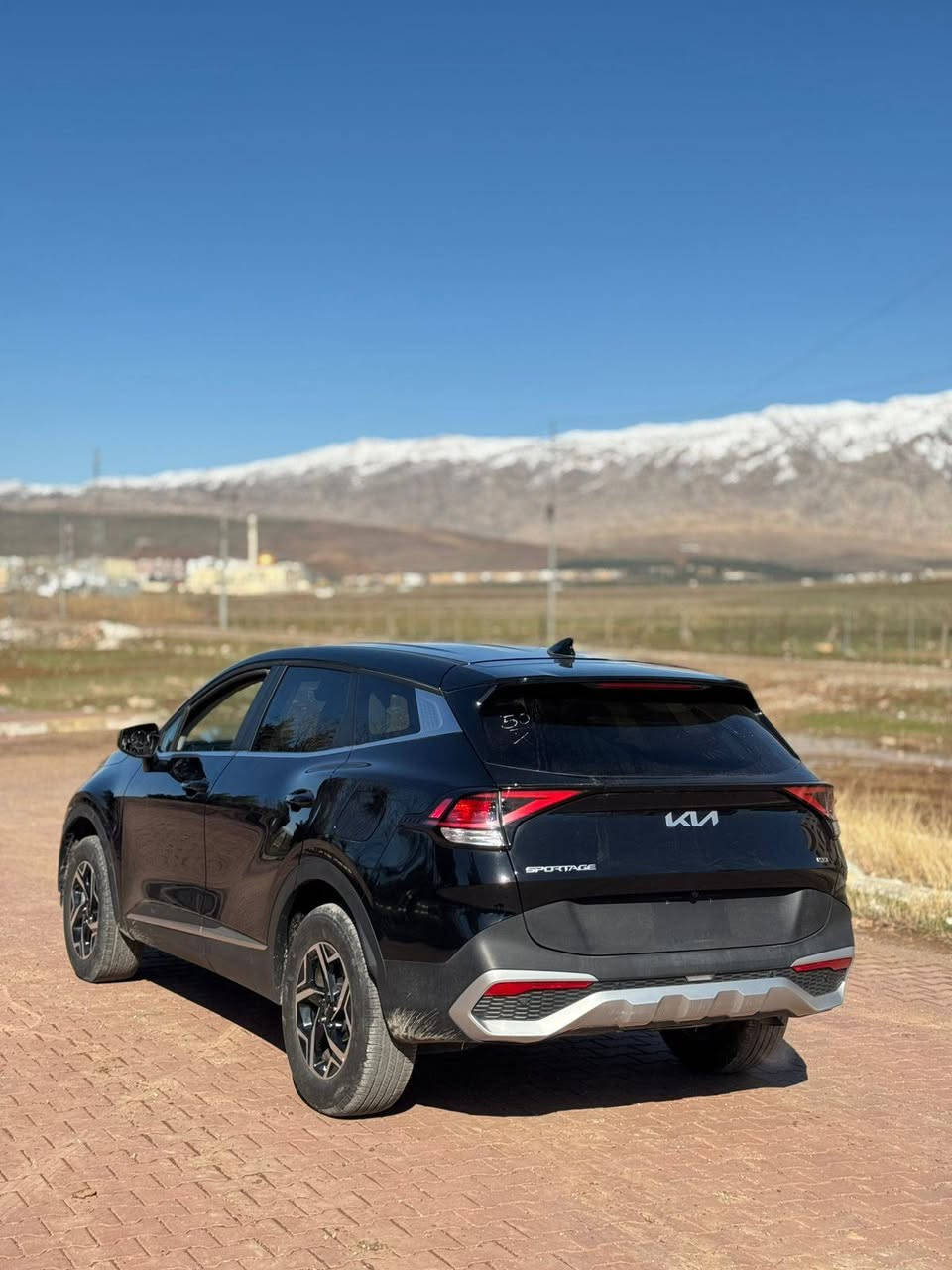 كيا سبورتاج
موديل 2025  الشكل الجديد 

السياره بدوون سبخ 
بدون ايرباگ
محرك2.5L
كير محرك كفاله 

ماشي 7000ميل فقط 
ايرباكات سليمه 
مواصفات 
بصمة
ابواب بصمة

كشن هيتر
كشن كهربائي 

تبريد قطعتين
شاشة ديجيتال
شاشة كبير
فور ويل AWD
رادار امامي و جانبي
تحديد السرعة
تحديد المسار
ويل كب كروم 
تحكم ستيرن
نظام سبورت
نظام ايكو
لايتات ليد 
لايتات زينون
اوتو هولد

بريك بصمة
و هواية مواصفات اخر

سعر 178 بيها مجال 
 العنوان قضاء الشيخان
***********
