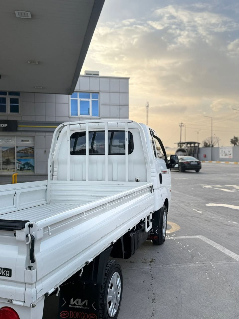 ‎سەرەتا بەناوی خوای گەورەو مهیرەبان کیا ٣٠٠٠ هەزاری سۆپەری٢٠١٣ بیلاد کامل مەسرەف ئیستۆپی دواوەی بەسراوە  گیر عادی  براوەی دوبەی٧  گیرە تازە داخلل بوە  (تەبریتی بەسراوە.قوفل مەرکەزیە.ئاوینەکارەبایە. .بریکی بەسراوە.گەرمی بەسراوە. کوشن هیتەرە.ئاوینە هیتەرە.کوشنی هەوایە) پیشی گۆراوە2020  بۆدی سفرە کامل مەسرەفە گیرو مەکینەو ئەکسلی بەشەرتی ١٠ فیتەر مالی دۆستە 70 گەلاو مەجالیکی برایانە
***********
