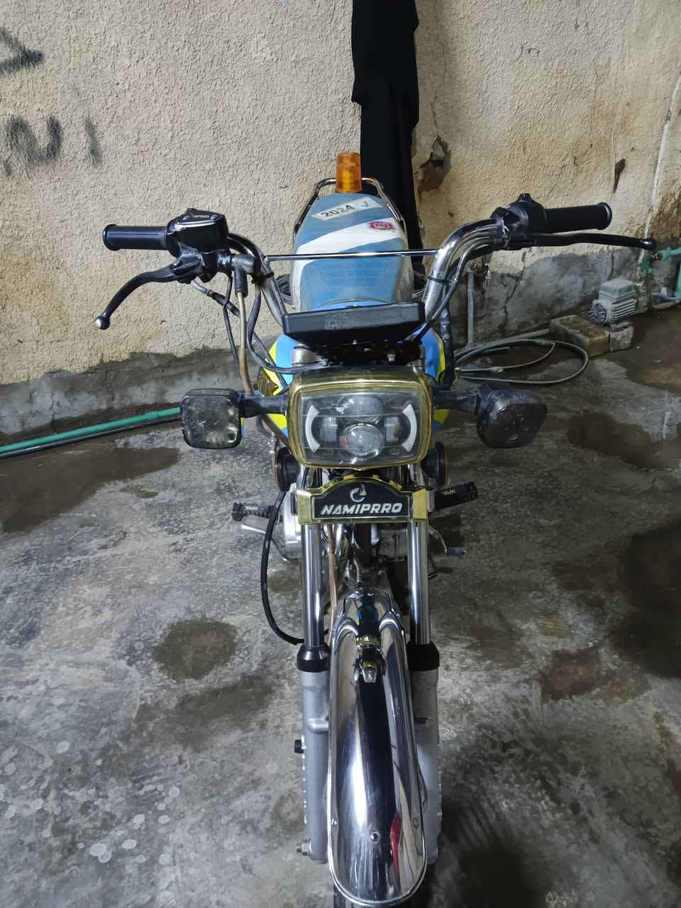 السلام عليكم دراجه اربعه كير 2024 كامله مكمله اوراق ضايعه تحب مكاتبه نسوي السعر 550 الف مكاني بغداد الزعفرانيه اتصل واتساب ***********
