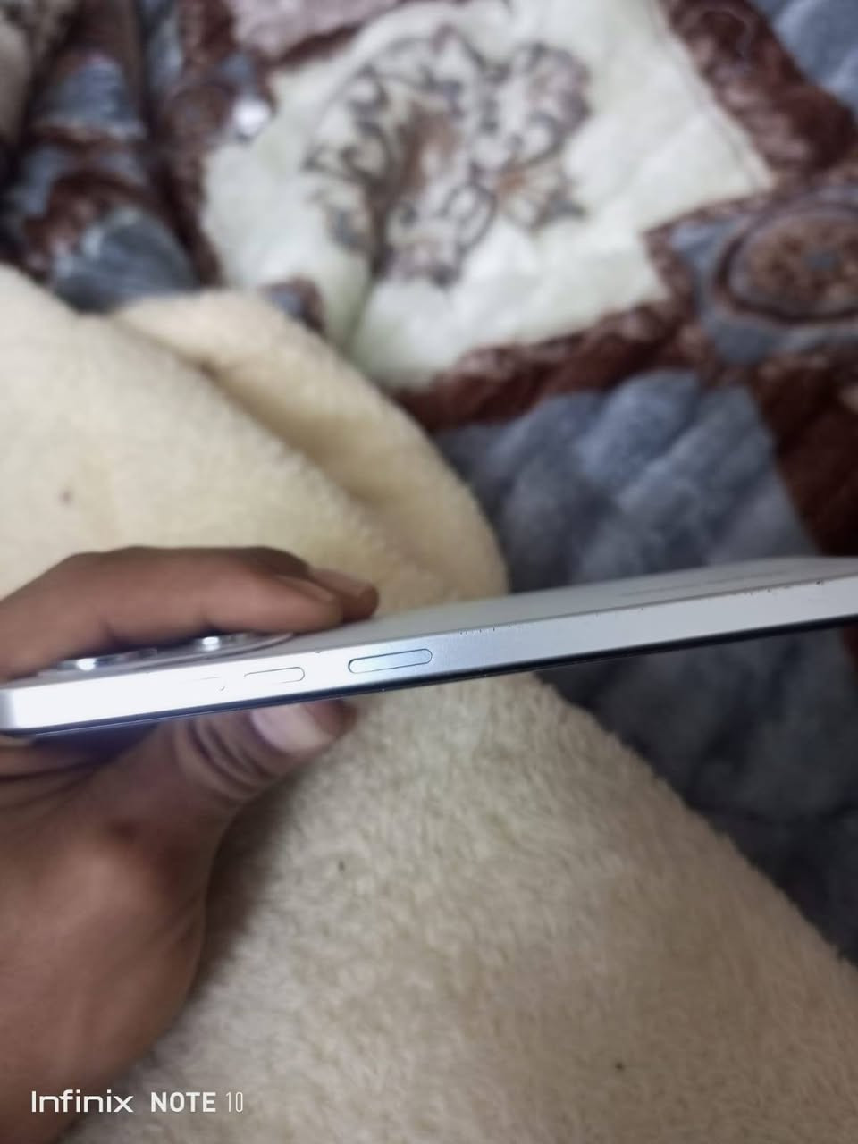 سلام عليكم
اشكد ماسولفتكم عله هاذا جهازي قليل بحقه
ذاكره 64 جهاز انضف من صوره ببجي 40فريم كامرات اتصال كلشي شغال بي مامفتوح ونطيك بي ضمان تاخذه من باب بيتي تجي وشوف نضافته خوب بل شحن شرط انطيك شحنه وحده بل يوم تكفيك جهاز اعتمادي مراوسه بايفون اكس عادي او اكس ار او اي جهاز عندك


**إذا كنت صاحب هذا الإعلان وتريد حذفه لأي سبب، رجاءا أرسل رسالة إلى الدعم الفني**