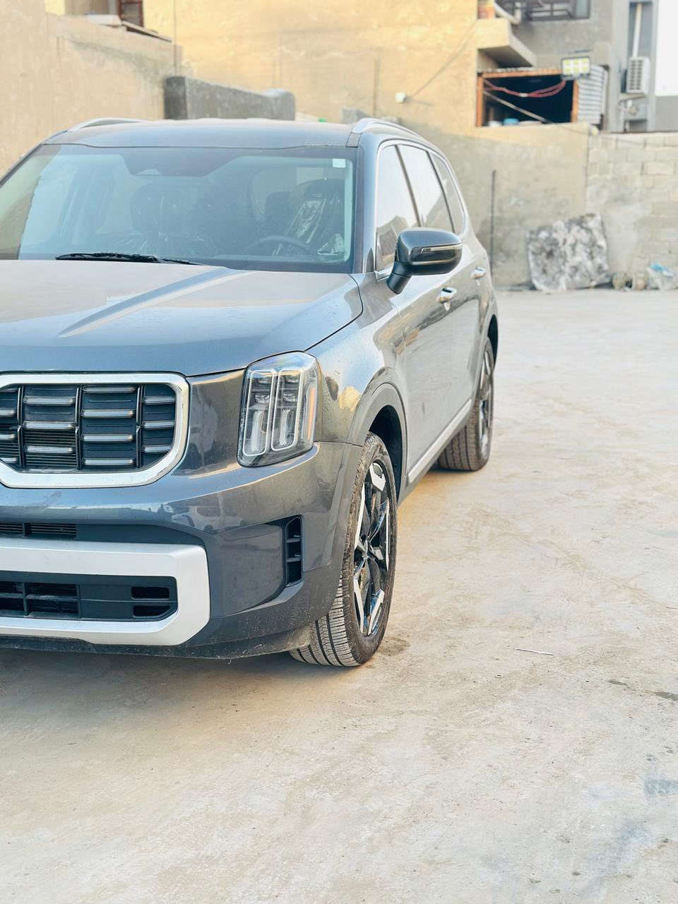 السلام عليكم كيا تيلورايد 2024 وارد امريكي
نص فول 
كشنات منفصل 
هند بريك دكمه 
الحادث مالهة ناشره وي الصور بس الحداده
ورقم الشاصي موجود 
السياره بدون قطره صبغ 
عنوانه مدينه الصدر 
السعر265وبيهة  مجال

(السياره بدون ارقام )

الشراي اتصل واني خادم ماقصر وياك 

***********
