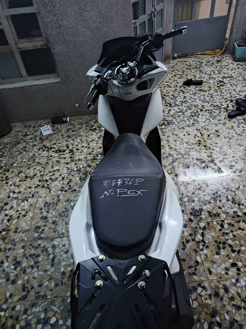 السلام عليكم
لبيع بي سي اكس جيل الثاني ياباني 
ممشاها حلو الدراجه نضيفه يرادلها ترتيب بسيط سعرها 13وبيها مجال
الاستفسار ***********
