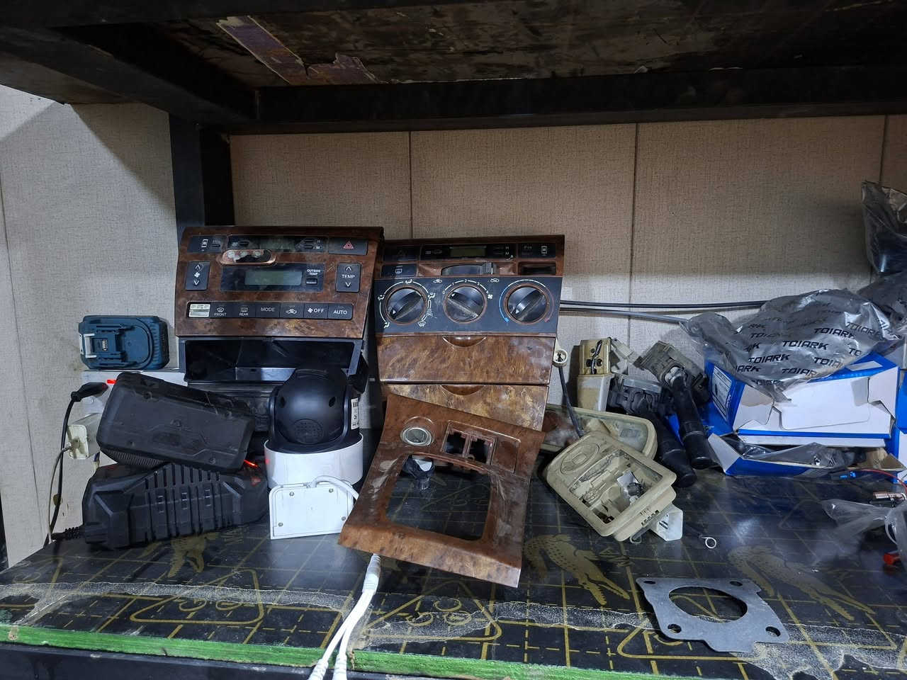 محلات الصادق حي العامل شارع 30 للقطع الغيار البي واي دي جي 3 اف 3 تفصيخ في داخل الصين باداره ابو علي رقم الهاتف***********
