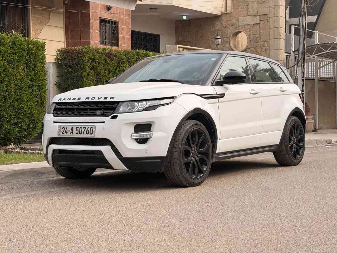 السلام وعليكم رانج روفر موديل 2013  رقم اربيل جديد سعرها 153 ورقه خليجي كفاله عامه وكالة سردار
 مواصفات VIP 

مكينه 8 سلندر سوبر 

فتحة سقف بصمة 

تشغيل وبصمة ابواب 

جكات تصعد وتنزل 

كشنات كهرباء تدفئه وتبريد وكشنات جلد  

رادارات وخلفي دمام صوت هارمن كاردن متكامل  زراق لايت جنطة كهرباء  ثلاجة شاشه كبيره نقاط عمياء وضعيات قياده متعدده  تحكم ستيرن جهتين شفتات ستيرن حساسات امامي خلفي مثبت سرعه السياره جديدة بمعنى الكلمة 

مكاني بغداد العامريه شارع المنظمه  

الاستفسار *********** بغداد, العراق
