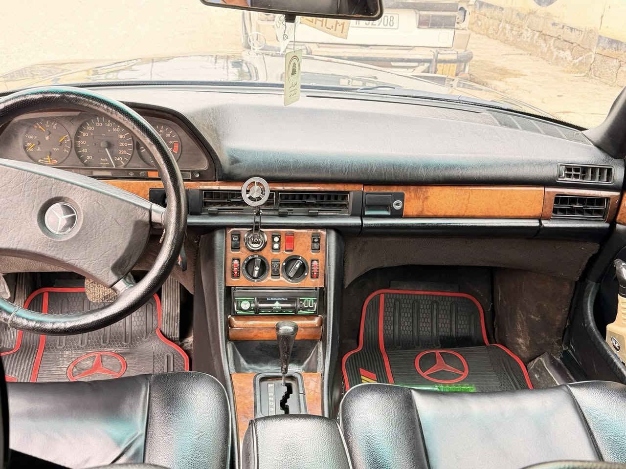 السلام عليكم
مارسيدس موديل SE300 -90بلادي عنكبوت باب قصير  كير مكينه خير من الله سياره ع بلاد مابيها اي نقص تبريد شغال باتري جديد تايرات جديده سعر 85 وبيها مجال قليل مكاني ديالى كنعان ***********
