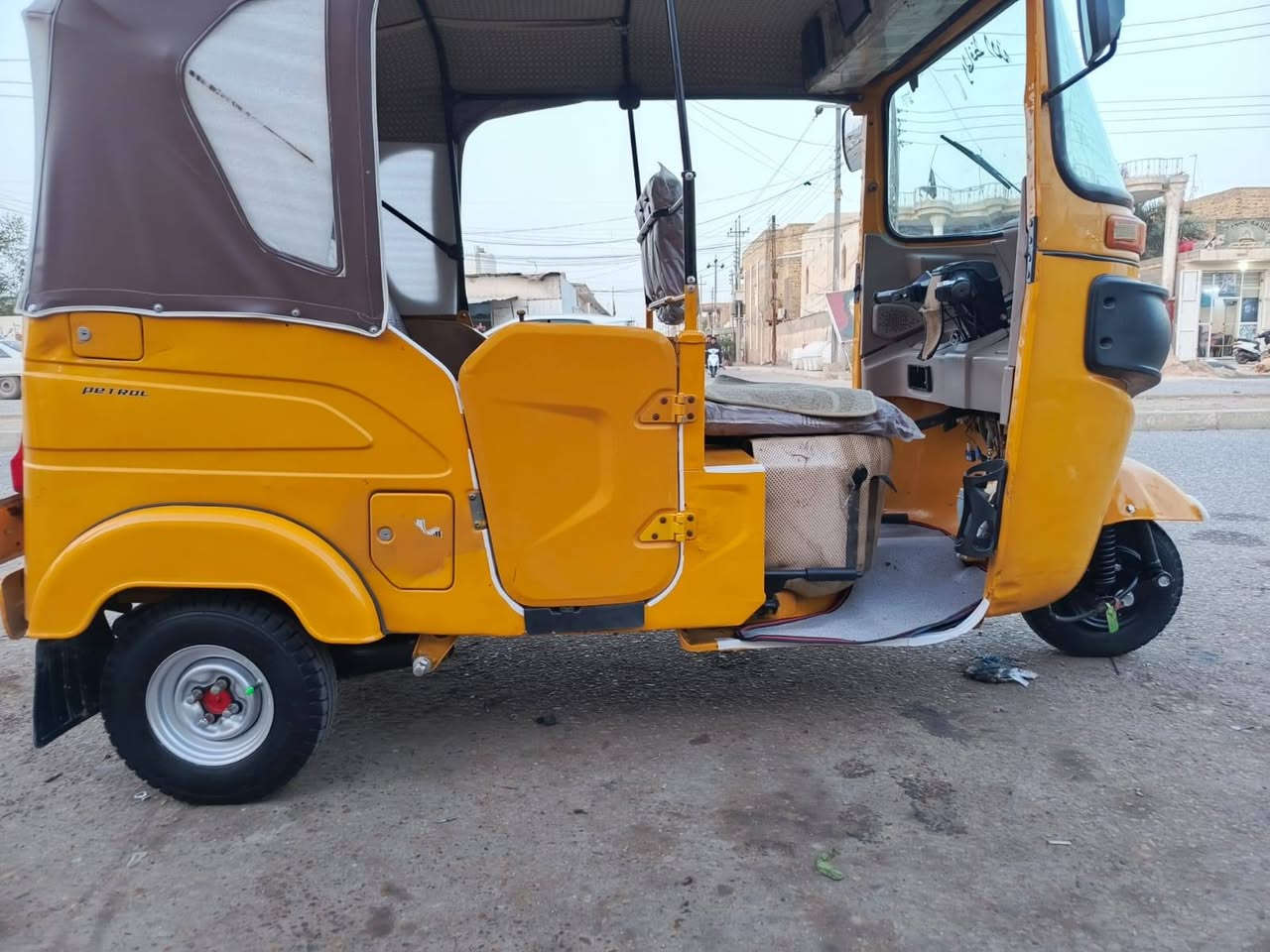 سلام عليكم تكتك البيع موديل 21ليموني كفاله عامه بس بوشه وبستم مبدلات شهر 12رقم وسنويه تكتك خير من الله جاهزه ربع دينار مذب علية للاستفسار ع هاذ رقم *********** العنوان ميسان قضاء المجر الكبير مكلف بلنشر
