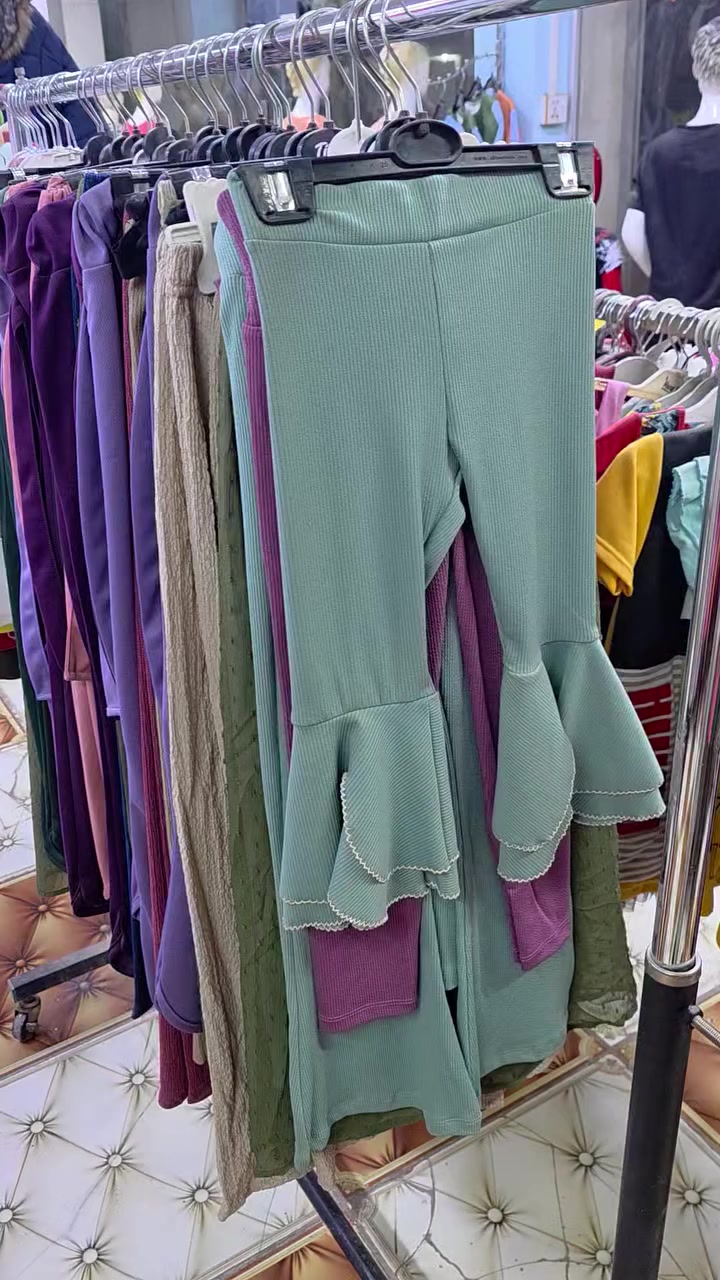 عروض فقط لاصحاب الجمله فقط 30الف الدرزن 
بنطلون ايروبين قماش يلبس من عمر ٥ سنوات لحد ٨


**إذا كنت صاحب هذا الإعلان وتريد حذفه لأي سبب، رجاءا أرسل رسالة إلى الدعم الفني**