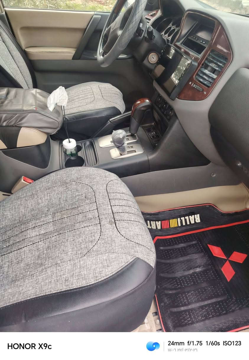 السلام عليكم ورحمة الله وبركاته عندي باجيرو موديل ٢٠٠٦ مكفوله كفاله عامه ما بيه لو قطره صبغ وسوناره موجود رقمه انكليزي بغداد هزه جديده ب اسمي السياره سنويه ل ٢٠٢٩ محرك ٣٨٠٠. سعره ٩٠ وبيه مجال بسيط كلش.***********
