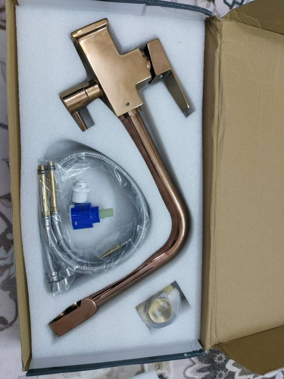 خلاط مطبخ حديث ثقيل ونحاس 100% اصلي 
اللون ذهبي
السعر 40الف شامل اجور التوصيل 
مكاني بغداد مشتل حي المعلمين 
***********
