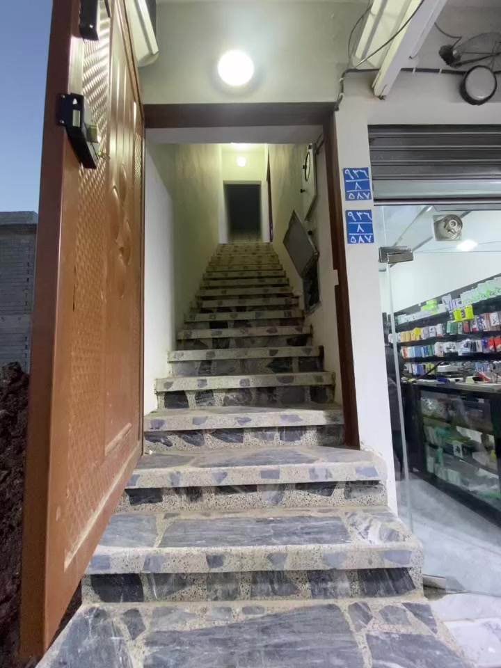 شقه للإيجار الموصل حي السماح
المساحه ١٢٥ متر مربع 
زيرو الشقه 
سعر الايجار ٣٠٠ ألف 
مكتب عين الفهد للعقار سايدين المشاعل قرب جامع طه 
للاستفسار اتصال على الرقم أو واتساب 
***********
