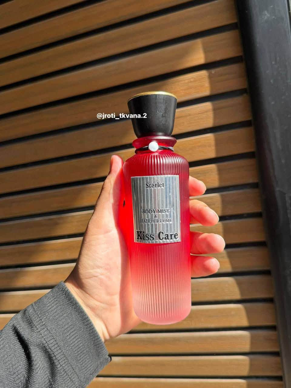 رجع توفر من جديد! 🔥
سبلاش بلاس كار.. العطر اللي راح يخلي الكل يسألك عن ريحتك! ثبات خيالي، فوحان يجنن، وتشكيلة نكهات تاخذك لعالم ثاني. 🌸✨
مناسب للكل (شباب وبنات).
لا تضيعونه، الكمية محدودة!
📍 متوفر الآن في كوزمتك أم علاء - بسماية.
للحجز ***********
توصيل بسمايه الف
توصيل لكل محافظات العراق٤الاف
