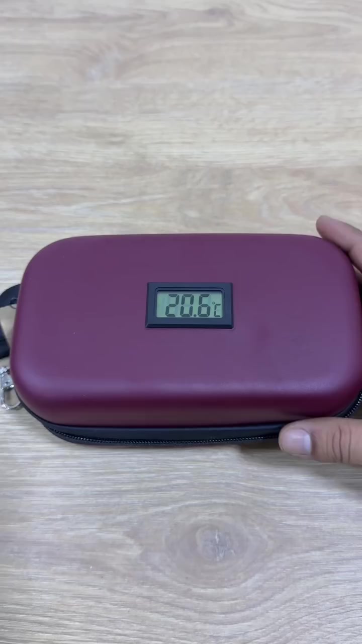 لأن مشوار العمل أو السفر يحتاج ترتيب، وفرنا لكم الحافظة الصلبة والمبردة بـ (Ice Gel) مع شاشة رقمية ذكية لمراقبة الحرارة لحظة بلحظة. #العراق #بغداد #ابوجنه 

​لماذا تختار هذه الحافظة؟

✅ تبريد يدوم 24 ساعة: بفضل عبوات الجل المتطورة والبطانة العازلة.
✅ شاشة رقمية: تعرف حرارة دوائك بضغطة زر (البطارية قابلة للاستبدال).
✅ حماية قصوى: غلاف صلب يحمي الأقلام من الصدمات والكسر.
✅ عملية جداً: تحتوي جيوب للإبر، المناديل، والبطاقات مع حزام للتعليق.
​📦 محتويات العلبة: (الحافظة + 2 عبوة جل تبريد + شاشة رقمية + حزام تعليق).

​🔥 عرض العيد الخاص:
💰 السعر: 30,000 دينار فقط!
🚚 التوصيل: مجاني لكافة المحافظات (عدا كردستان).

​الكمية محدودة جداً.. احجز الآن:
👤 تليجرام: @Sanad_Store_IQ
📢 قناتنا: t.me/Sanad_Shop


**إذا كنت صاحب هذا الإعلان وتريد حذفه لأي سبب، رجاءا أرسل رسالة إلى الدعم الفني**