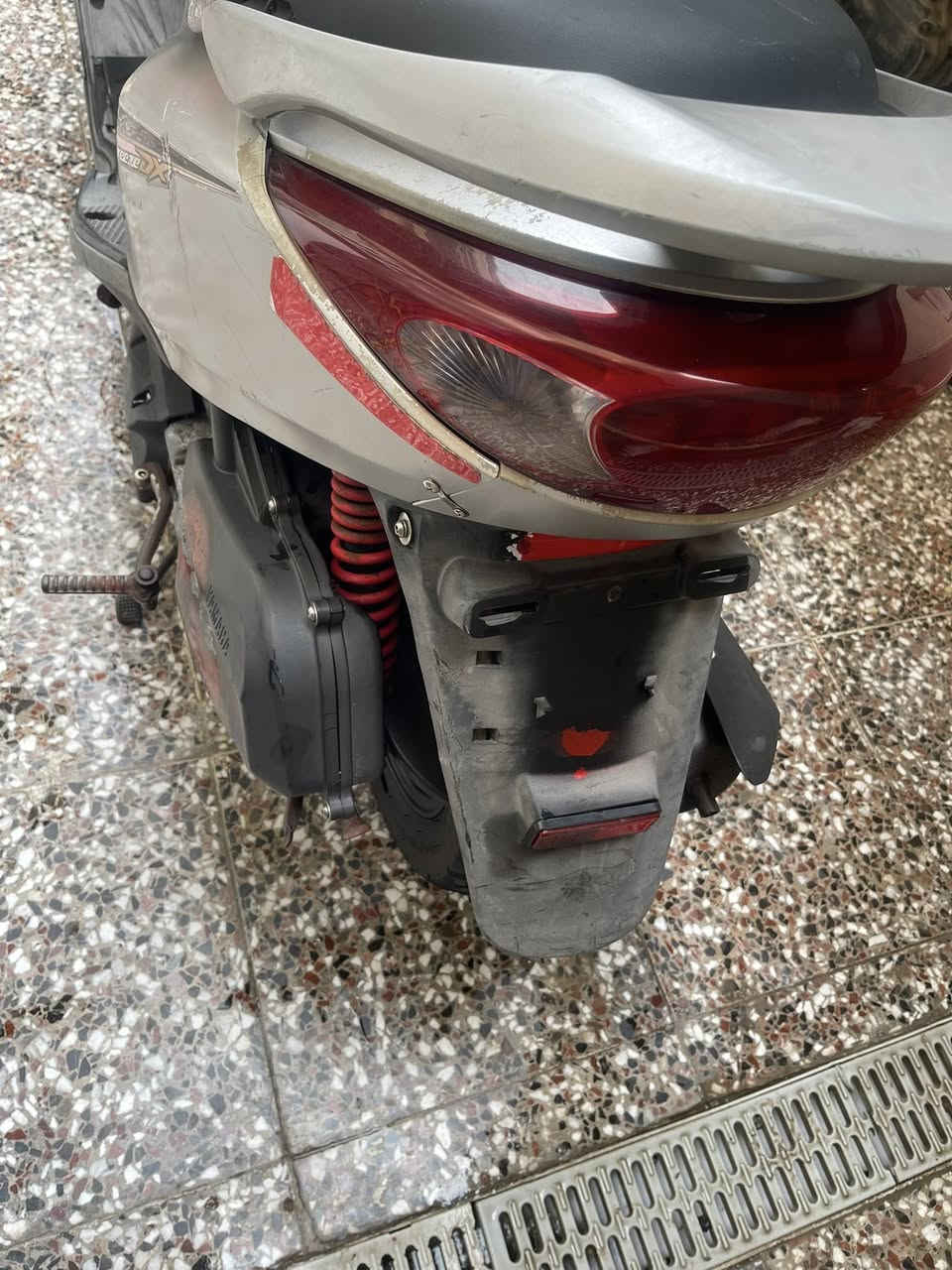 سلام عليكم دراجه بريز رمبه وكاله مختمه كفرات ومكينه بلادي جاهزه من كلشي قبل شهر مشتريهه السعر  مليون 1000000 بيه مجال بسيط مكاني الشعب 
***********
