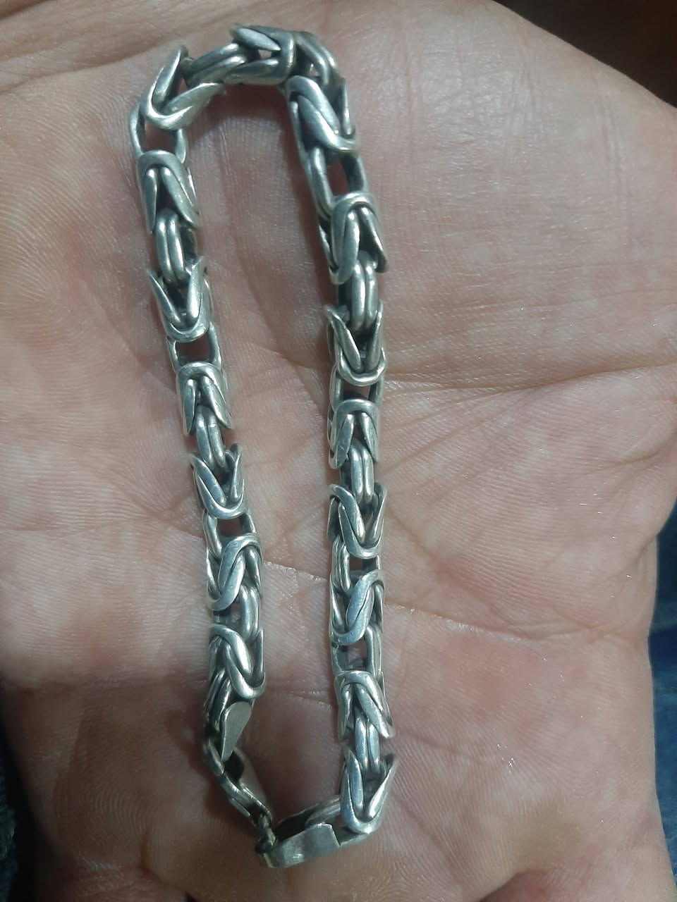 اسوار فرعوني اخو الجديد ٢٦ غرام مكاني بغداد


**إذا كنت صاحب هذا الإعلان وتريد حذفه لأي سبب، رجاءا أرسل رسالة إلى الدعم الفني**