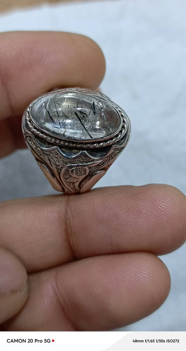 در النجف شعري مصاق جميل وثقيل 
للبيع ***********
