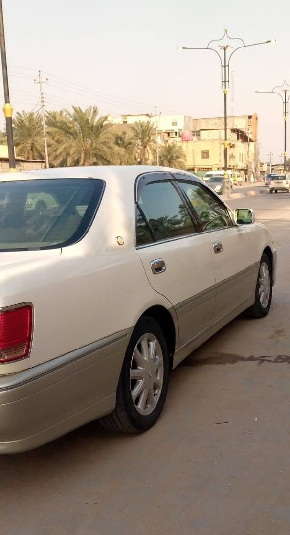 سلام عليكم تويوتا كراون (ملكة خضراوي)2001 أصل تسجيل جديد قرار 102
رقم بصرة ماشية 100الف (مسقط اله رقم  مفحوصة وكاملة معاملة وصاعدة هزة باقية فقط ع دفع كمرك)
السيارة جديدة ومتعوب عليه (مكفولة كفالة عامة من أي عيب شرعي)
المواصفات:
3 دكم
كرستال أصل
تبريد ثلج
لايت زنون
مكينة ديفور (الكبير)
شاصي 175
4 كشنات كهربائية
بردة خلفية + جام 4أخضر (اوتو)
ويل نجمه (أصلي)
مري شفط
تحكم خلفي بل شاشة 📺
سيدي جنجر 6 أقراص 📀
مثبت سرعة كروز💯🚘
دمام خلفي 🔊
نضامABS
تخم تاير جديد مكلف بل نشر مكان سيارة بصرةرقم راعية***********
