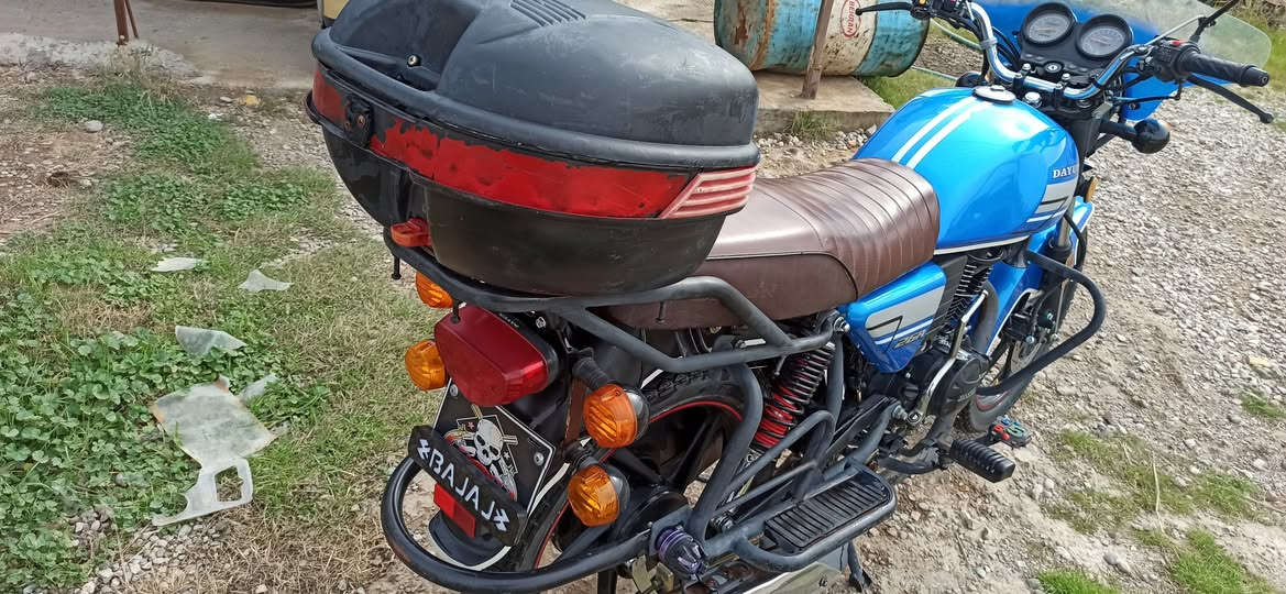 السلام عليكم/ دايوان للبيع 22 اوراق اصولية شرط الترقيم محرك 150 ما مفتوح دراجة مال موظف من البيت للدوام السعر 1250 وبي مجال بسيط المكان ديالى / دلي عباس للأستفسار واتساب ***********
