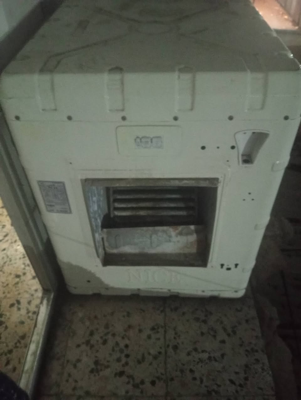 مبرده فقط تحتاج ماطور مثل ماموضح بل صوره ب40 وبيها مجال


**إذا كنت صاحب هذا الإعلان وتريد حذفه لأي سبب، رجاءا أرسل رسالة إلى الدعم الفني**