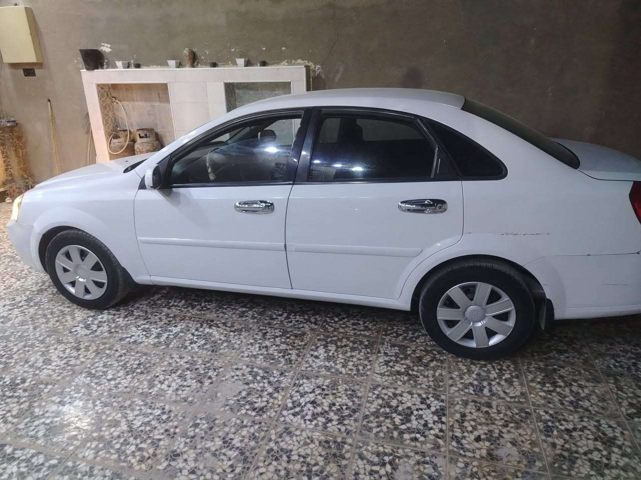 السلام عليكم اوبترا ٢٠١٢ للبيع في الكوت رقم بغداد بيهه قطعتين صبغ مكانات بارد قليله مكفوله من اي حادث داخل محرك كير تبريد تخم تاير صدر ٩٠٪ السعر ٧٥ وبيهه مجال قليل للاستفسار الاتصال ***********
