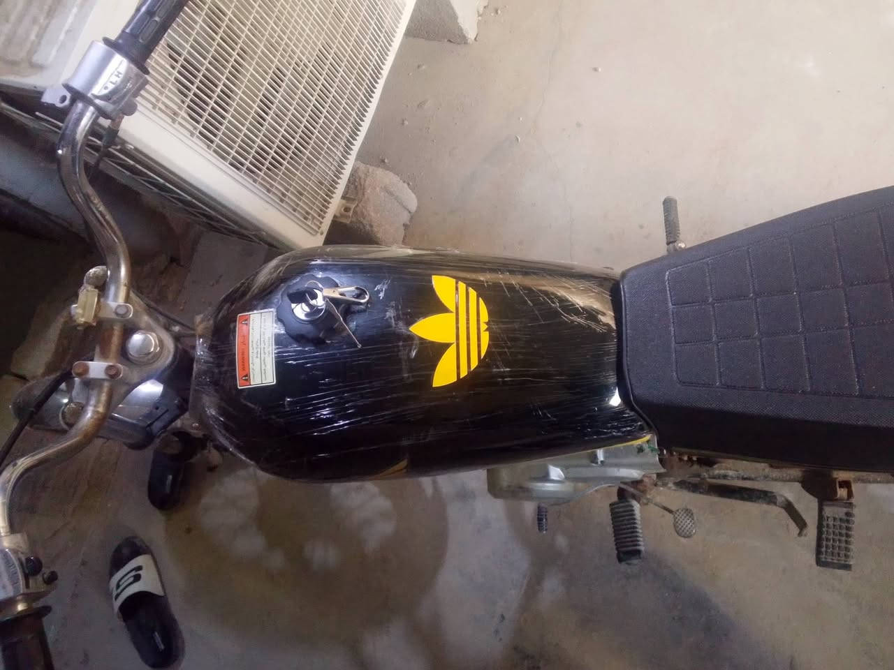 للبيع دراجه ادوات مكفوله من سرقه تجي تاخذهه من لبيت دراجه نقل شاصي مثل موبصوره سعر ٣٥٠ عنوان بصره مشراق لقديم


**إذا كنت صاحب هذا الإعلان وتريد حذفه لأي سبب، رجاءا أرسل رسالة إلى الدعم الفني**