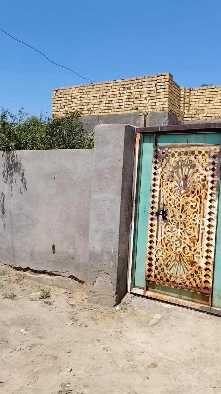 سلام عليكم بيت عل طريق ال شفيج مساحته 255للبيع السعر بل خاص اليريده يجي عل واتساب ***********
