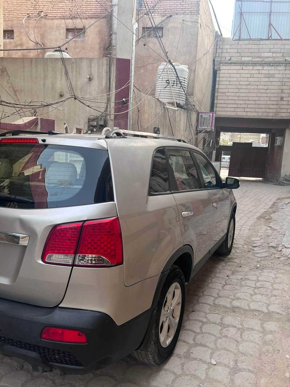 سورنتو 13وارد امريكي 
السياره محرك 2400دوش مصعده جديد
اي نقص مابيها نقصها ترتيبات بس 
للاستفسار ***********
سونار وياها موضح بالصور 
130 بيها مجال قليل حك الجيه
مكاني كربلاء المقدسة كربلاء, العراق
