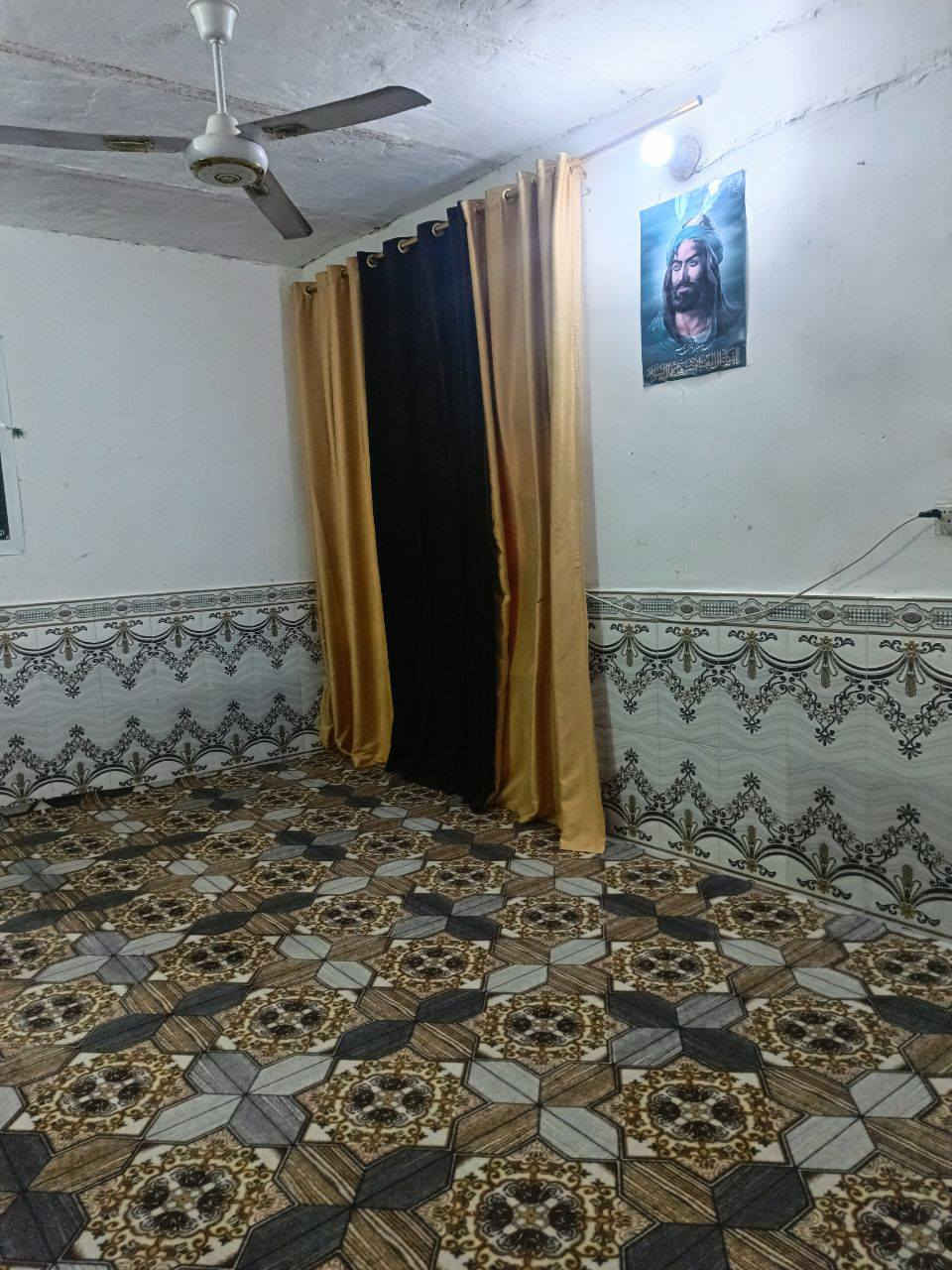 السلام عليكم 
دار 100 متر للبيع الاساس صب بناء بلوك سقف عكاده يحتوي على غرفه او صاله او مطبخ واستقبال او صحيات داخليه او خارجيه 
السعر (32)مليون او بي مجال
 العنوان: النجف الاشرف / شار ع المعمل  /فرع مخبز الشاكرين
للاستفسار 
***********
***********
