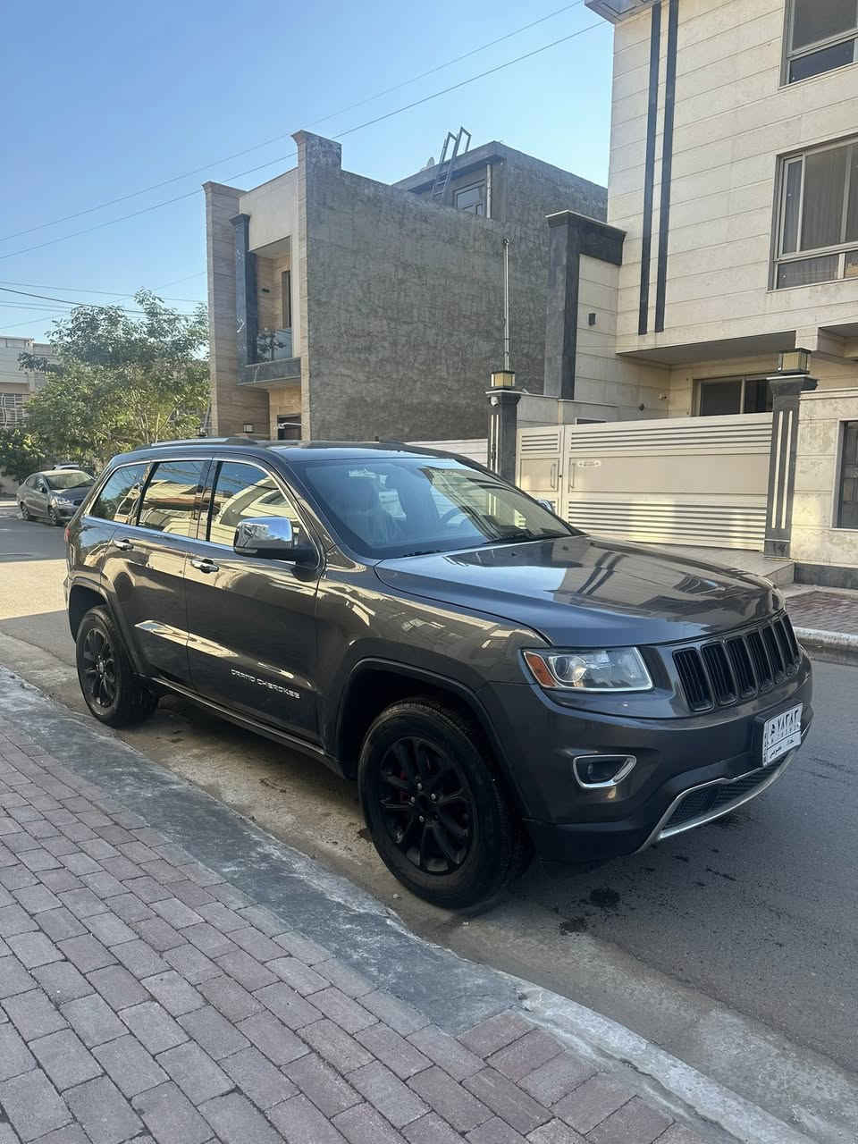 السلام عليكم جيب للبيع(بدون مراوس) موديل 2016 حادثهة بس دعامية وهنا بيهة فقط بنيد صبغ بدون دواخل اثر جراد فول مواصفات عدا الفتحة رقم بغداد مشروع وطني وبسمنة تحويل ثاني يوم ماكو اي شكال السيارة استخدام شخصي صارلهة عدنة تقريبا (٥) سنوات علة ايدنة وممداورة وبسمنة
مواصفات السيارة
(1) بصمة+ حساسات
(2) شاشة كبيرة+ كامرة خلفية
(3) قطعتين تبريد+ فور ويل
(4) جنطة كهرباء+ اشاير بل مري
(5) مكينة (٦) ستة سلندر درجة اولى
(6) كير ١٠٠/١٠٠+ تحكمات ستيرن
(7) صدر وتبريد وتدفئة مكفولات
(8) كشنات جلد وكهرباء
(9) ميكانيكيات وكهربائيات وحدادية ١٠٠/١٠٠
(10) تخم تايرات جدد+ داخل غرفة جديدة
(11) السيارة جاهزة مابيها اي نقص
(12) السعر (١٩٥) ورقة وبيها مجاال المكان بغداد الكرخ للاستفسار ***********
