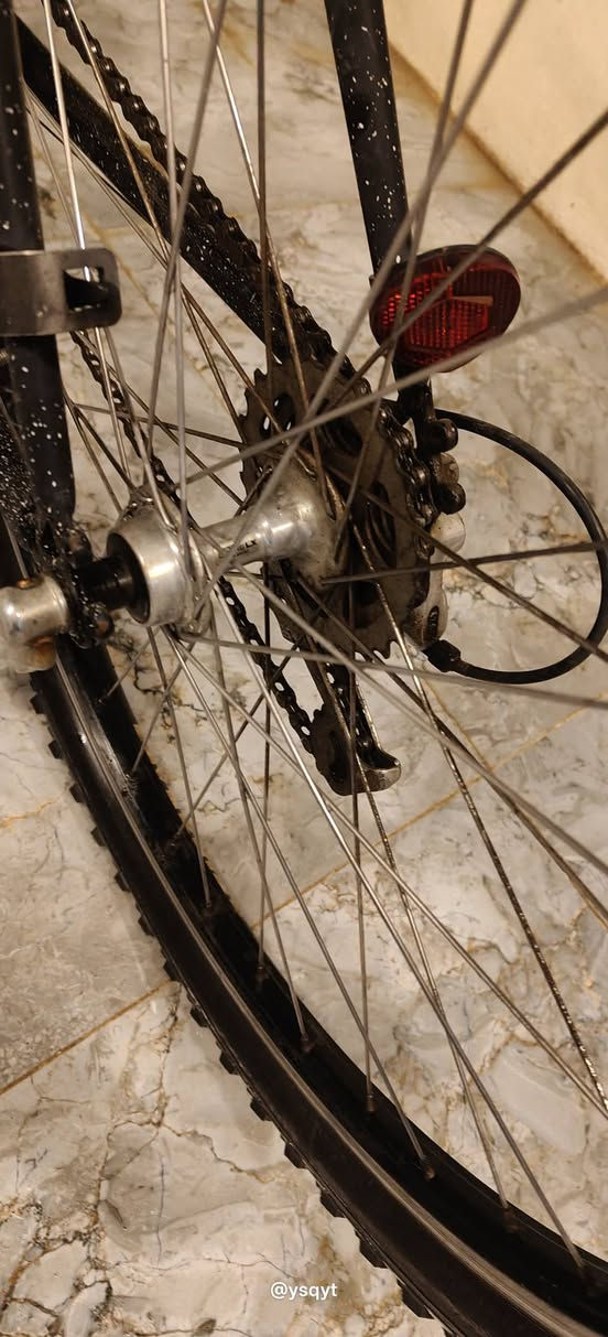 سلام عليكم بايسكل للبيع نضيف %100 حجم 26  كير شغال كامل بريك ورا كدام شغال فحمات مقبض سياقه السعر خاص لل استفسار رقم ***********
