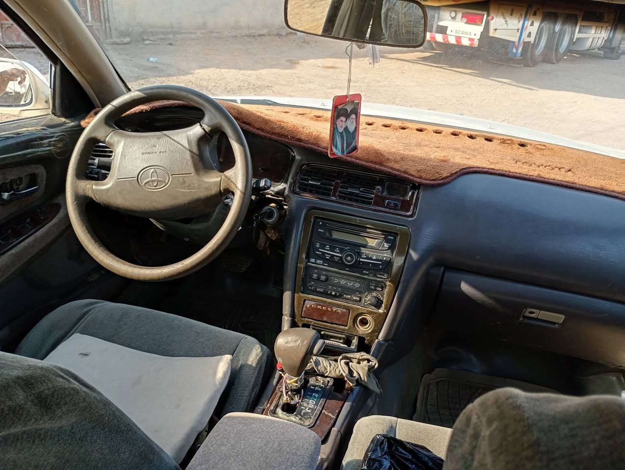 السلام عليكم اكرسته للبيع موديل 98 
مكصوصه جنطة رقم ذي قار 
السيارة جاهزه من كل النواحي ما عده التبريد 
عنوانها البصرة زبير السعر 33 وبيها مجال شي بسيط 
رقم صاحب السيارة ***********
