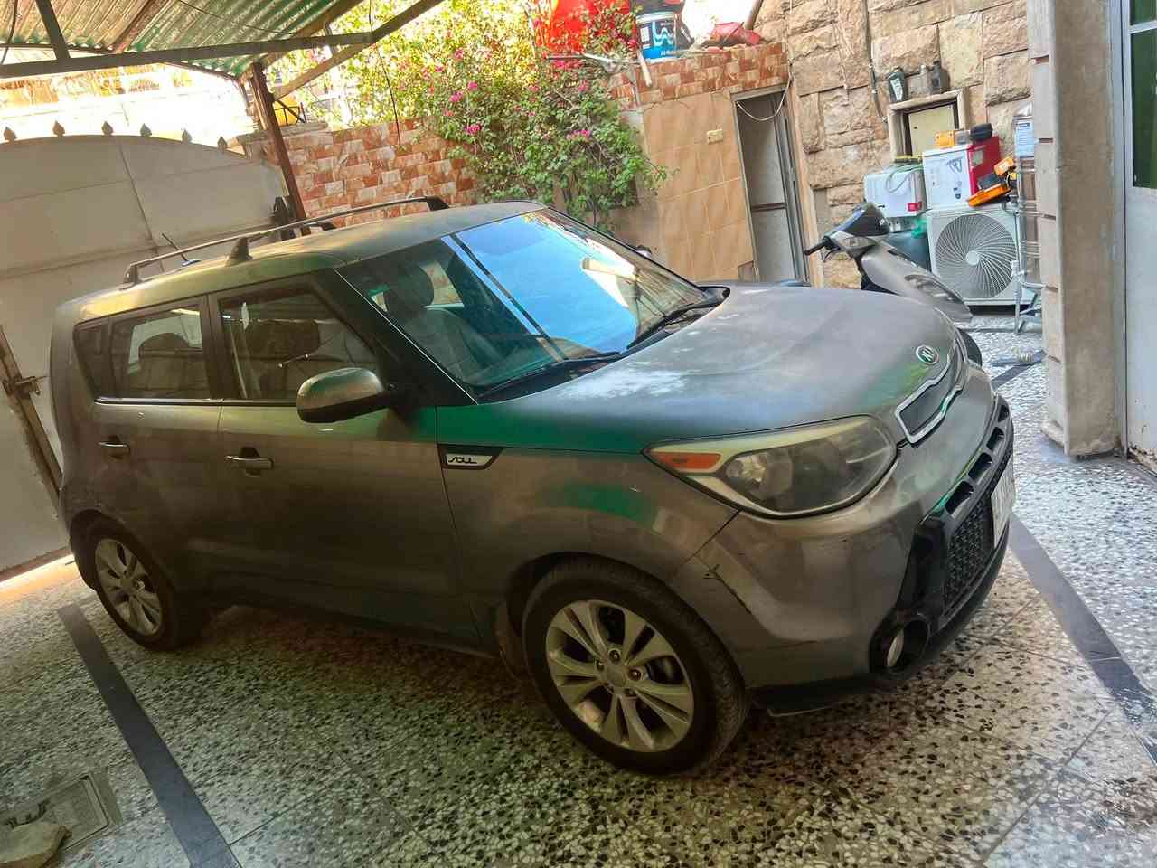 كيا سول
وارد امريكي 

موديل2016

سيارة من امريكاجاملق خلفي 

اهنا بيها طخات خفيفة موضحه بلصور

سيارة بيه جراد بل بنيد وجاملق خلفي 

مكينه كير تبريد كفاله

مكان سيارة بغداد البلديات

السعر 97 ورقة وبيه مجال

رقم الهاتف ***********
