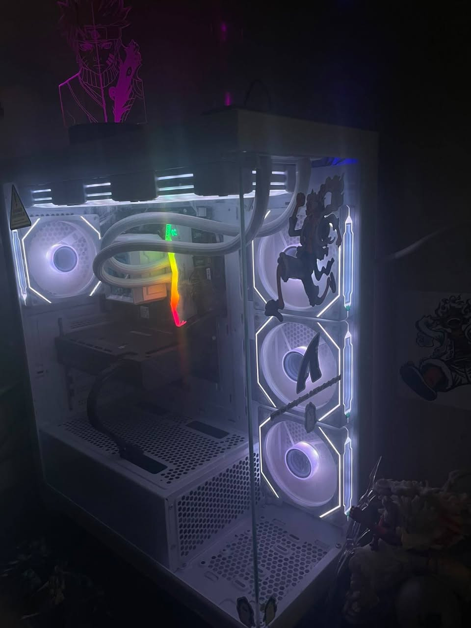 كيس فقط للبيع
المواصفات...
 * CPU AMD R7 7800X3D TRY
 * MB MSI B650M-E PRO
 * RAM Memory 16GB DDR5 6000/5600 HZ
 * RTX 4060Ti 8GB GIGABYTE WINDFORCE OC
 * M.2 512GB WD SN740 5000Mb/s
 * COOLER LVINGOOL DP-360M LCD WH
 * PSU Ruix GX 750W 80 Plus Bronze
 * CASE RUIX 360A PLUS 4FAN ARGB WH

حالة الكيس : مستعمل 3 اشهر فقط 
سبب البيع : تطوير 
السعر : مليونين و بي مجال بسيط جداً 
المكان : بغداد
رقم الهاتف : ***********
