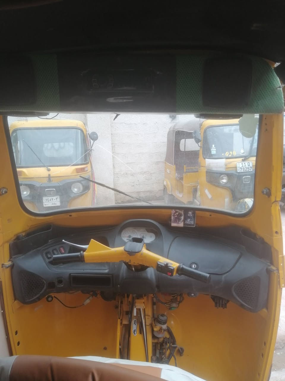 تكتك باياجرو موديل 18 أوراق تكتك نضيفه لسعر 2500 وبيهه مجال لسكن حي اور سبع قصور شارع المدارس قرب جامع الإمام علي) رقم الهاتف ***********
