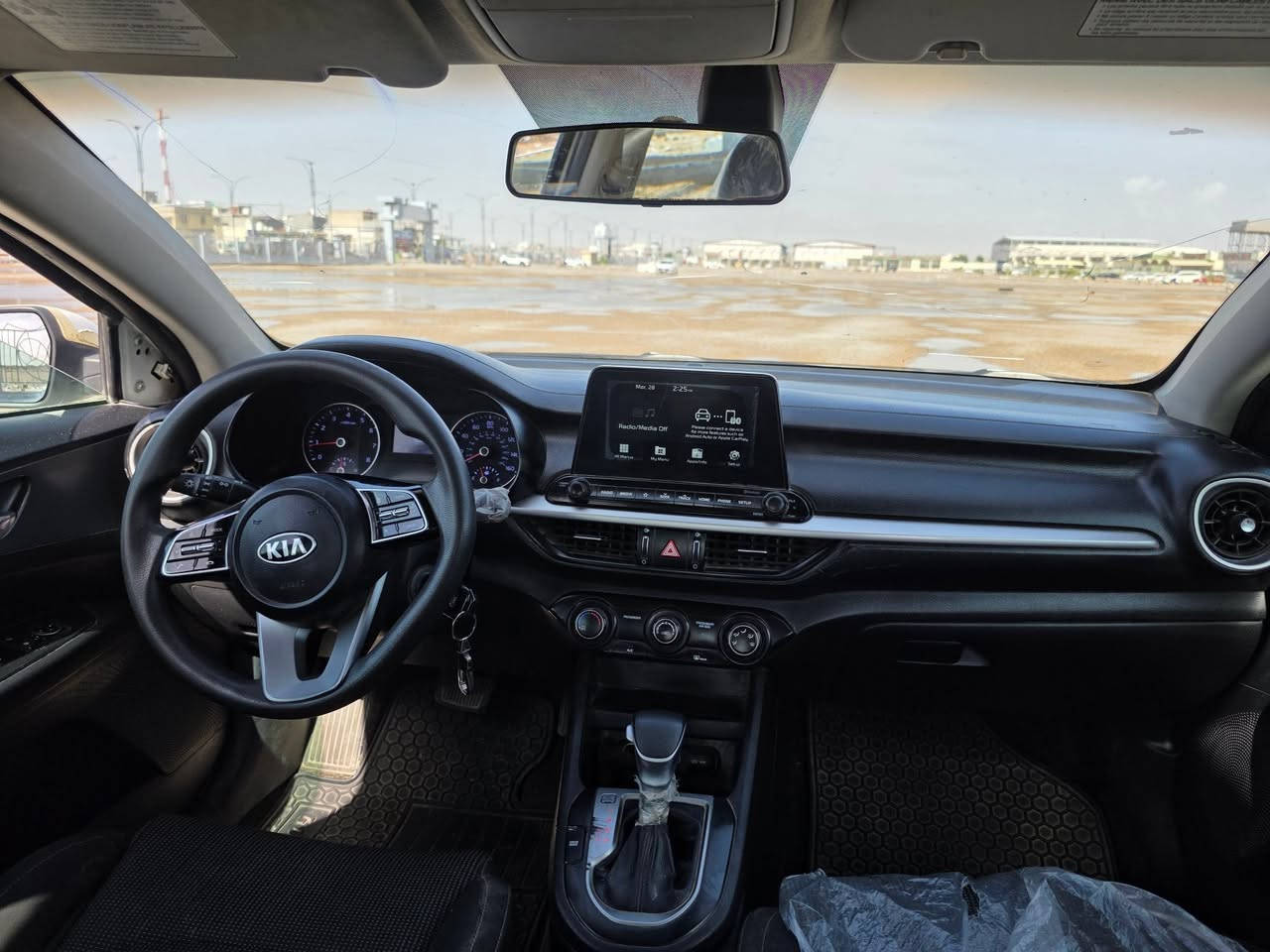 كيا فورتي مديل ٢١ رقم بصرة محرك ٢٠٠٠ دوش حادثهه جاملغ وبنيد بدون ضربة داخليه سياره جديده وجاهزه من كلشي مابيهه اي نقص محرك وكير وحداده وتبريد شرط الفحص سعر ١١٥ عنوان بصرة هاتف 📱 ***********
