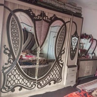 غرفة نوم للبيع. تركي ثقيل.  السعر 900 وبيهه مجال. 07708127653