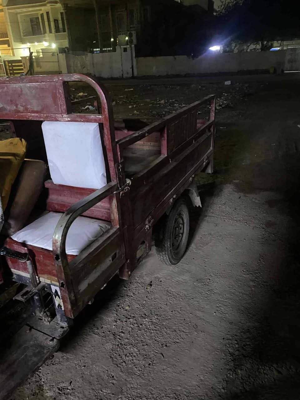 البيع رقم موديل 15مكلف بنشر لاحد يراسل هاذ رقم راعيها. ***********
