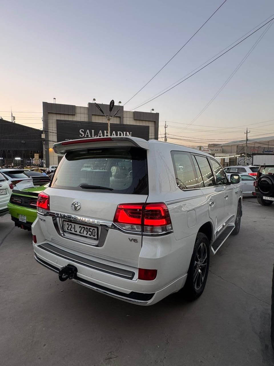 السلام عليكم اخوان
لاند كروز 2008 
محدثة 2021 
للبيع بالاقساط لجميع المحافظات 
بدون كفيل 
العنوان اربيل 
بالاقساط اقساط
مقدمة 130 $ ورقة 
للتواصل واتساب 
*********** أربيل, العراق
