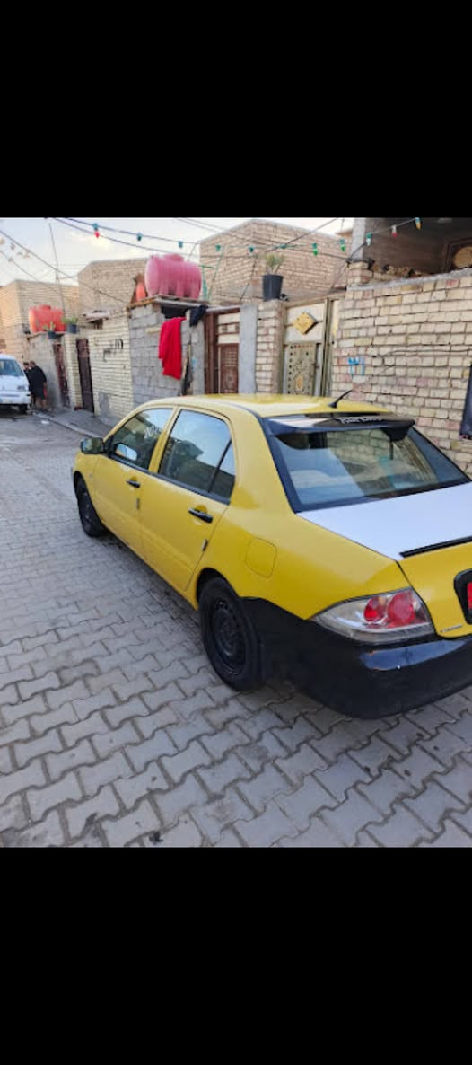 سلام عليكم سياره لانسر مديل 2010السياره بسمي تحويل ثاني يوم السياره بيهه بس الهلالت مصبوغه باقي السفسار على الرقم ***********
