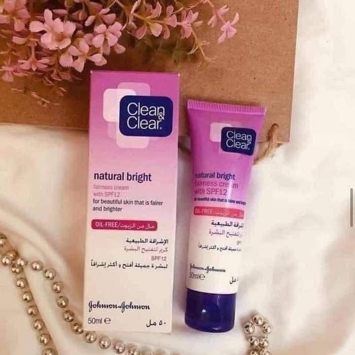 واقي شمس كلين كلير 𝗖𝗹𝗲𝗮𝗻 & 𝗰𝗹𝗲𝗮𝗿

يحمي البشرة من اشعة الشمس وفيه نسبة مبيض

ومرطب لتفتيح البشره لبشره صافيه وفاتحه 

وهو طبي وخالي من الزيوت و الكيماويات اي ليس له اثار جانبيه نهائيا
 يناسب البشرة الدهنية والجافة 

كريم "كلين أند كلير" 

مرطب لتفتيح البشرة

* مرطب لتفتيح البشرة مع واق من أشعة الشمس𝗦𝗣𝗙 12 لبشرة صافية و فاتحه 
* يساعد على تفتيح البشره
* يساعد على منع ظهور الحبوب.
* واقي من أشعة الشمس 𝗦𝗣𝗙 15
* يظهر صفاء بشرتك ولونها الفاتح خلال 4 أسابيع من الإستخدام

السعر 7 الاف

التوصيل لجميع المحافظات 4 الاف


**إذا كنت صاحب هذا الإعلان وتريد حذفه لأي سبب، رجاءا أرسل رسالة إلى الدعم الفني**