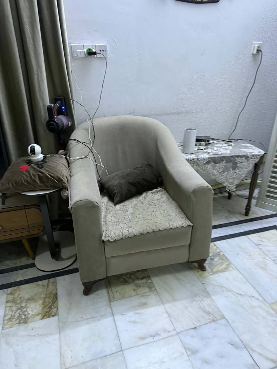 السلام عليكم بيع أغراض بيت كامله مع ثلاجه ومجمده عاموديه جديد بيع الغراض لغرض السفر مكاني الوزيريه لمعرفة الأسعار اوللاستفسار التواصل ع خاص غرفة النوم صور من المعرض لاكن عدي صور حقيقيه


**إذا كنت صاحب هذا الإعلان وتريد حذفه لأي سبب، رجاءا أرسل رسالة إلى الدعم الفني**